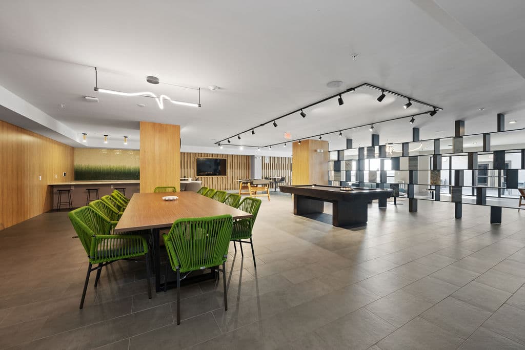 Clubroom overview at Metro Parc Hialeah