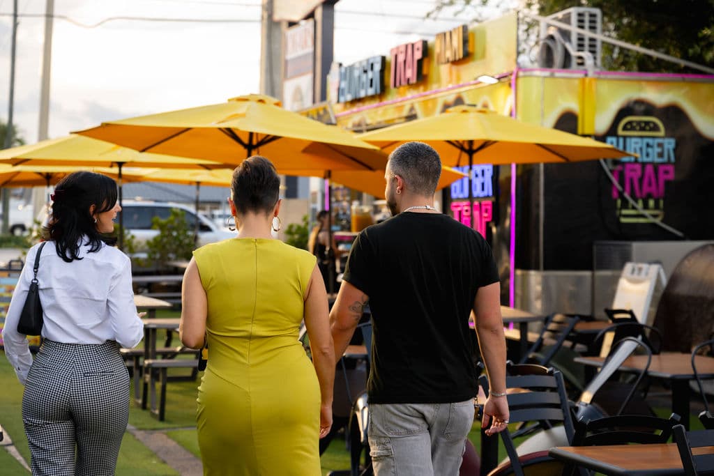Burger Trap near Metro Parc apartments in Hialeah